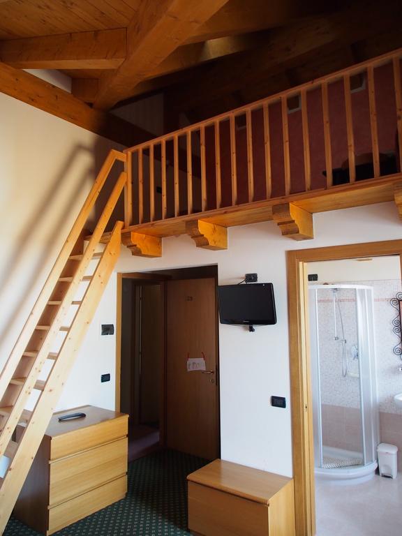 Hotel Belvedere Roana Habitación foto