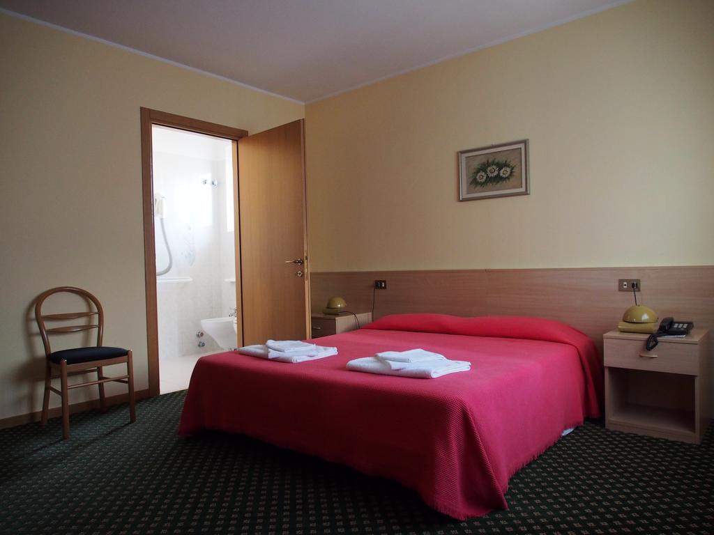 Hotel Belvedere Roana Habitación foto